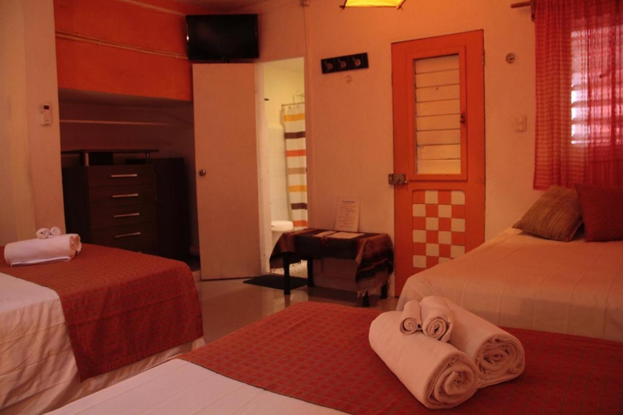 Отель La Casa Naranja Исла-Мухерес Экстерьер фото